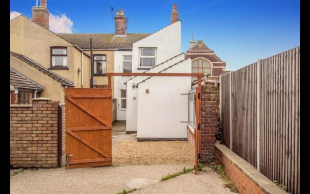 98 Alexandra Road, Lowestoft